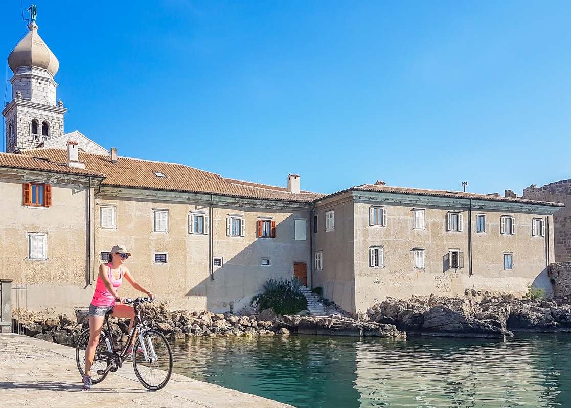 aminess-blog-six-to-do-in-krk-cycle-explore