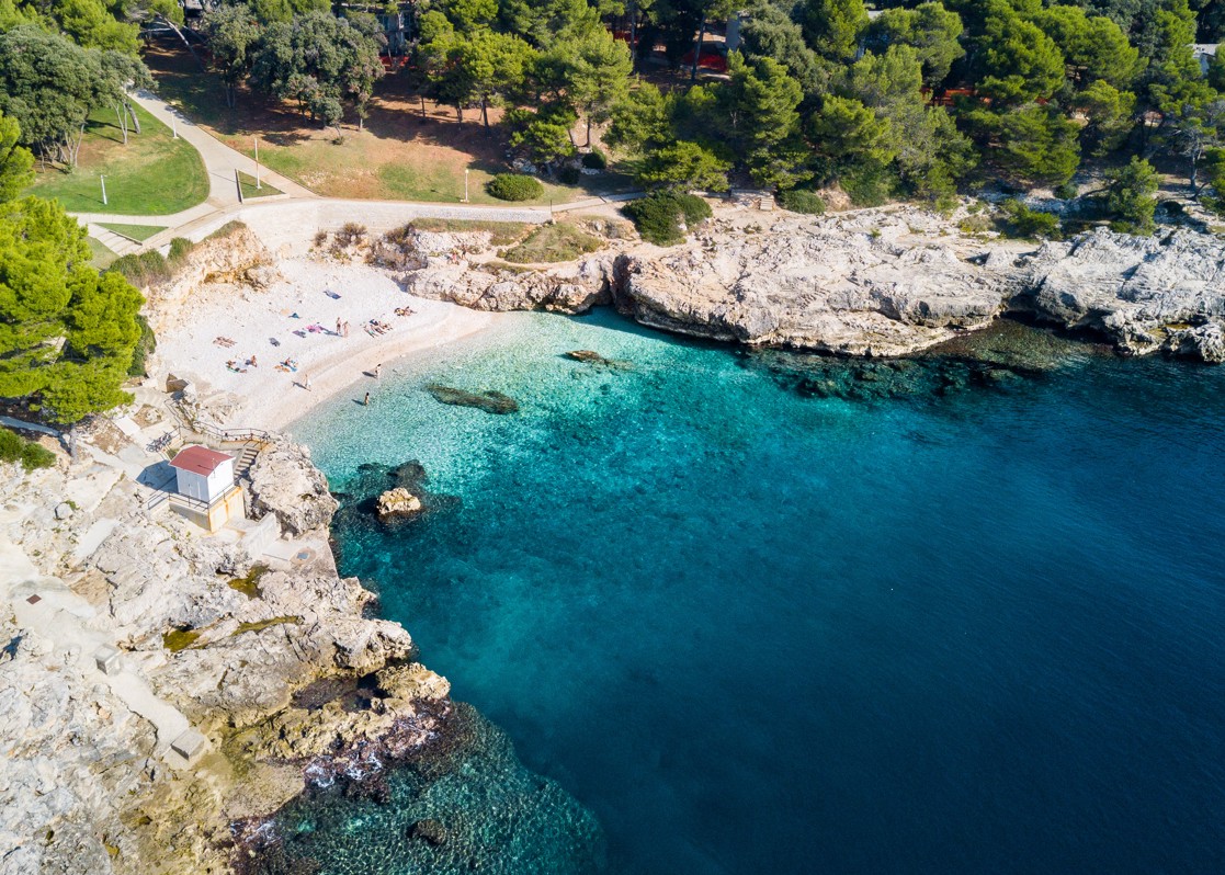 aminess-blog-hawaiian-cove-beach-croatia