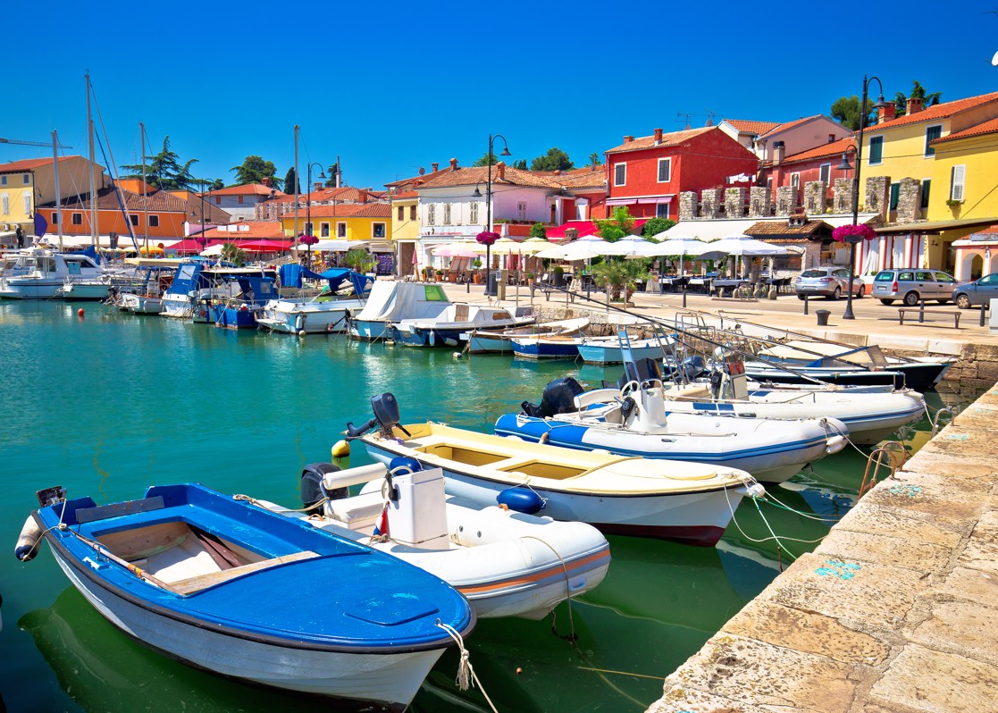 aminess-blog-camping-in-istria-old-town-novigrad-fisherman