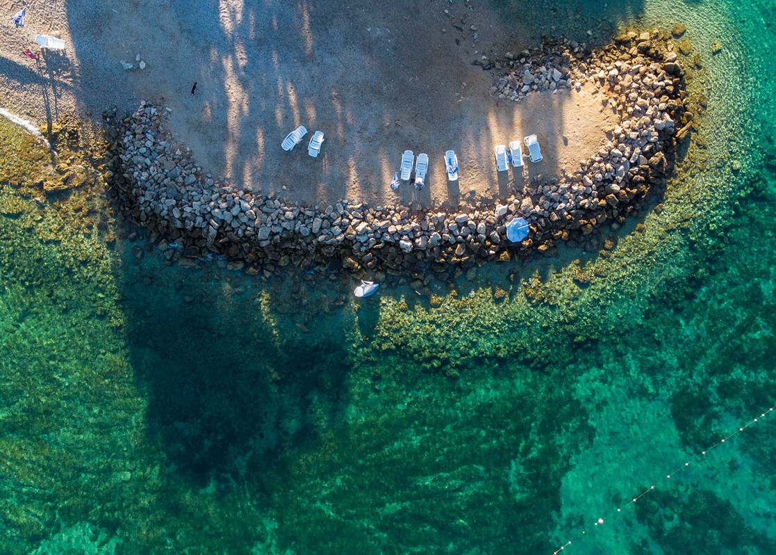 aminess-blog-where-to-stay-krk-island-njivice-beach