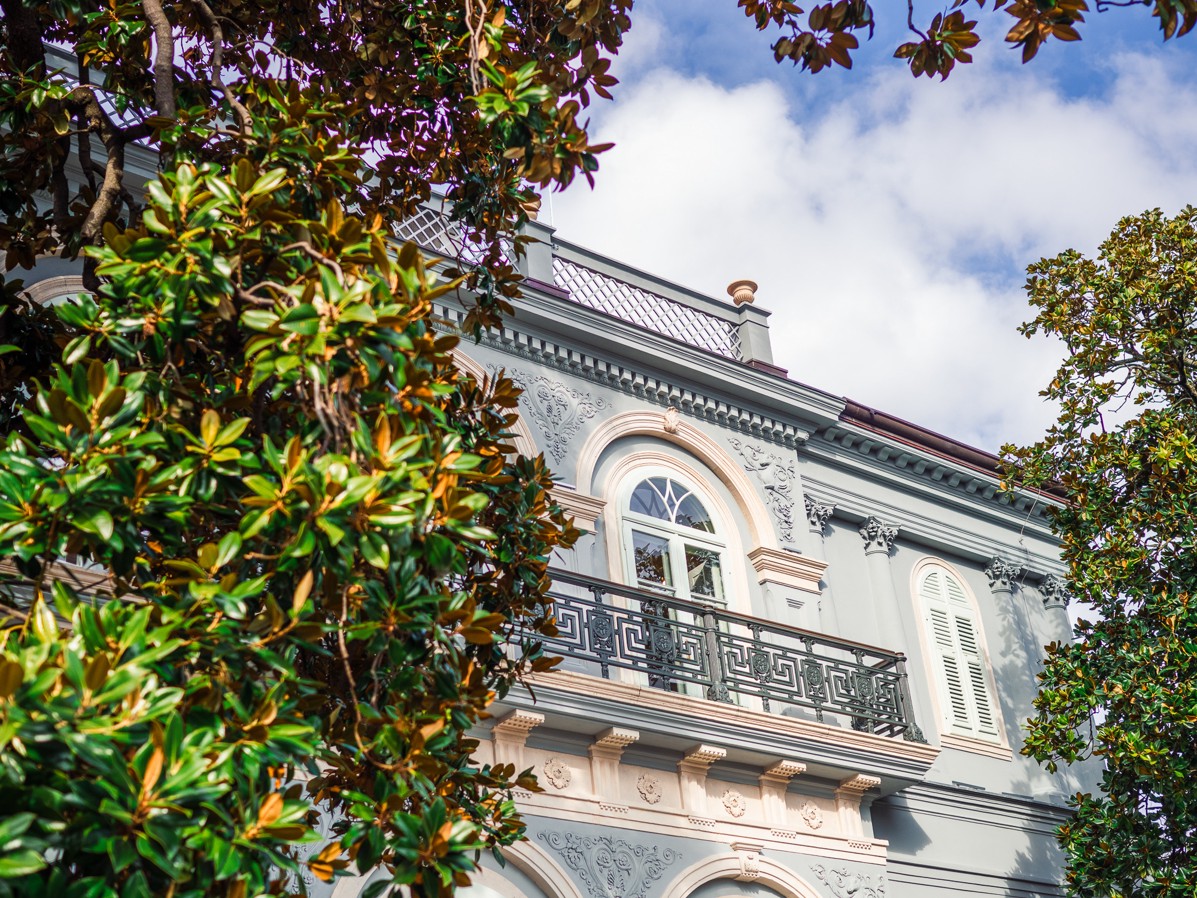 Fasada Ville Angioline okružene zelenilom - Foto by: Daniela Mikičić