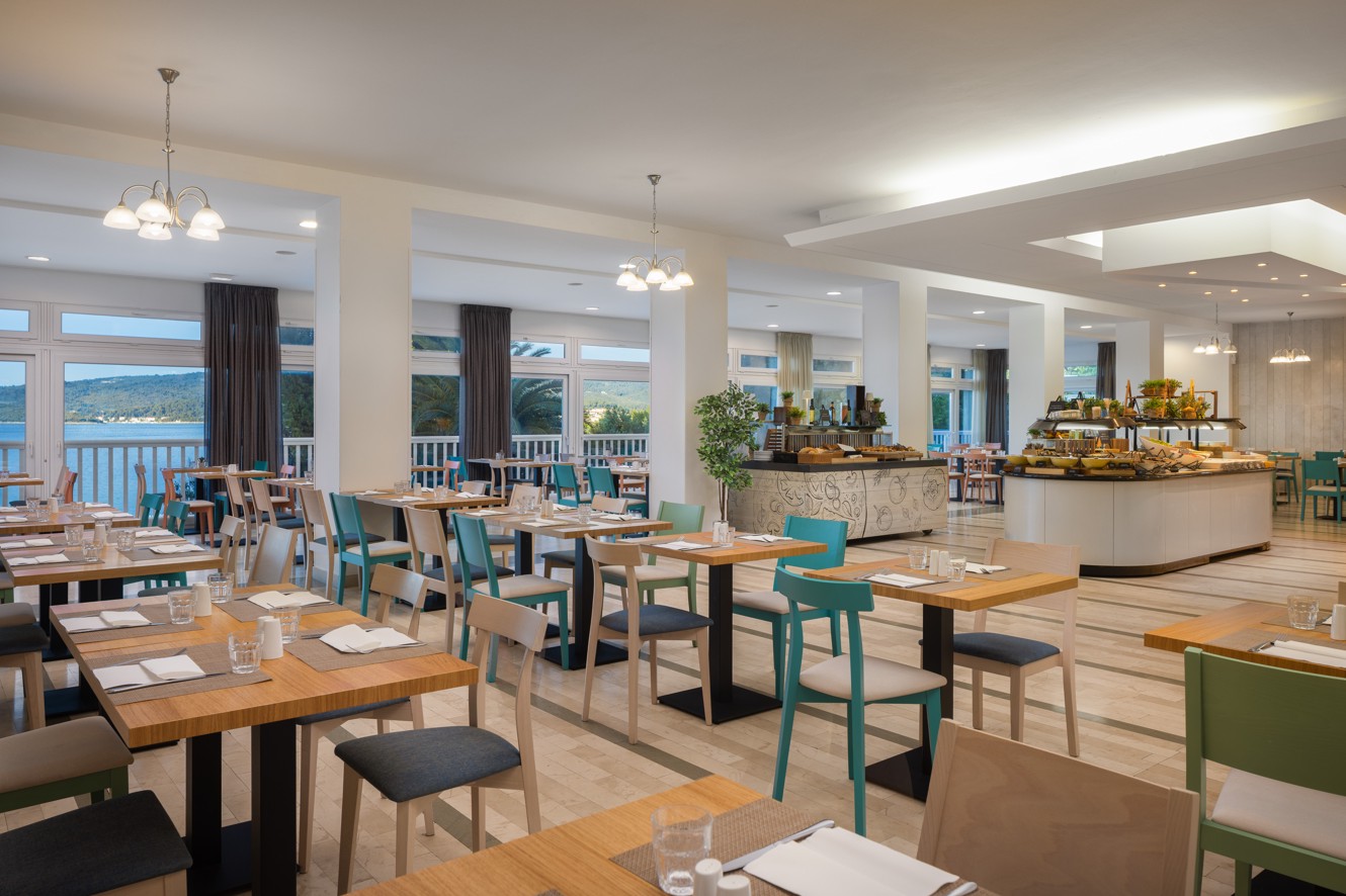 Buffet restaurant at Orsan Maradiso Hotel by Aminess with a bright dining area.