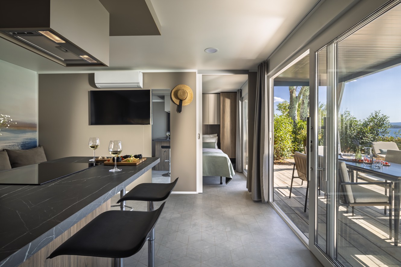 Amber Sea Luxury Holiday Home z bazenom v Aminess Style Camping Atea Glamping & Holiday Homes