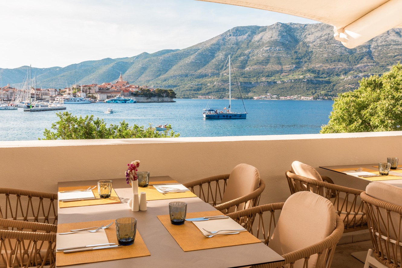 Unico Restaurant mit Meerblick und Balkon