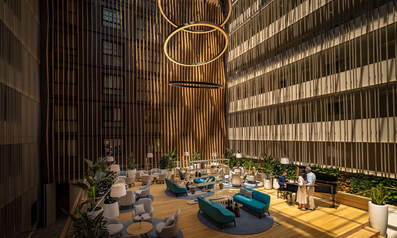 Die Lobby des Aminess Laurel Khalani Hotels in Makarska.