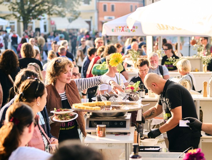 People getting food at the ParkFood event in Novigrad