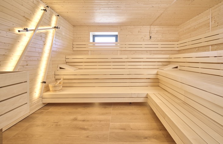 Sodobna wellness savna v Aminess Style Camping Atea Resort, zasnovana za popolno sprostitev in obnovo.