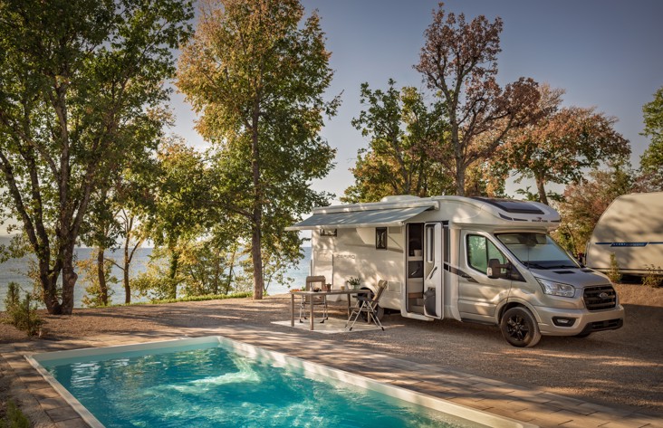 Luxe kampeerplaats aan zee met privézwembad voor campers bij Aminess