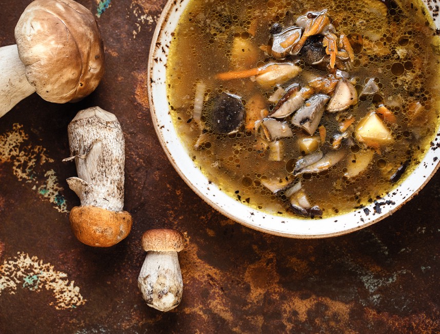 Paddestoelsoep als traditioneel gerecht uit de bossen van Karlovac