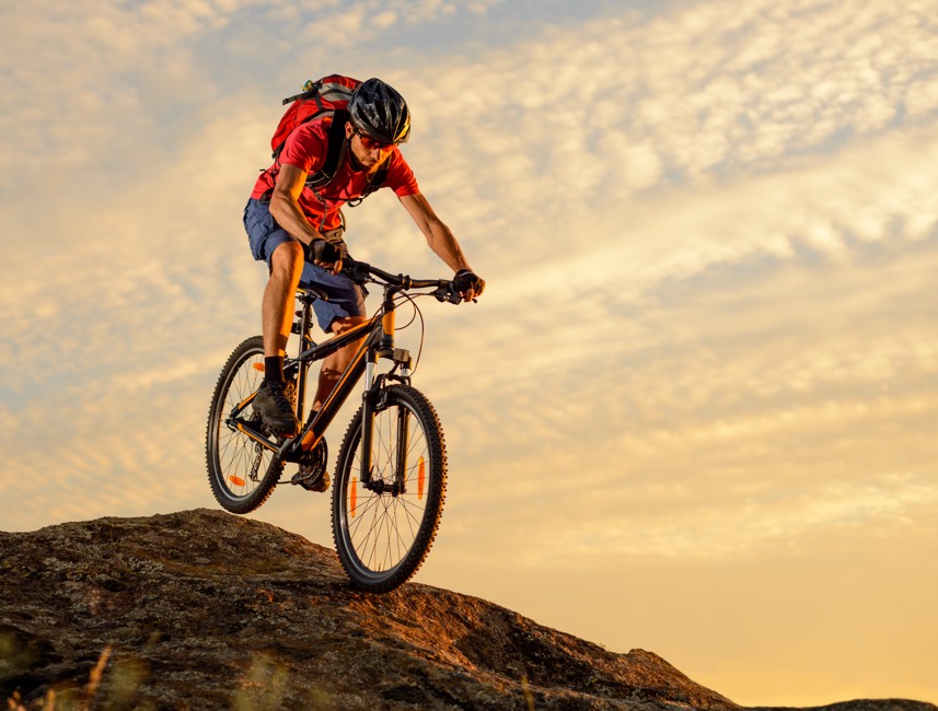 Il clima piacevole di Pag lo rende la destinazione perfetta per avventure all'aperto, con molte opportunità per il ciclismo e l'esplorazione della bellezza naturale dell'isola.