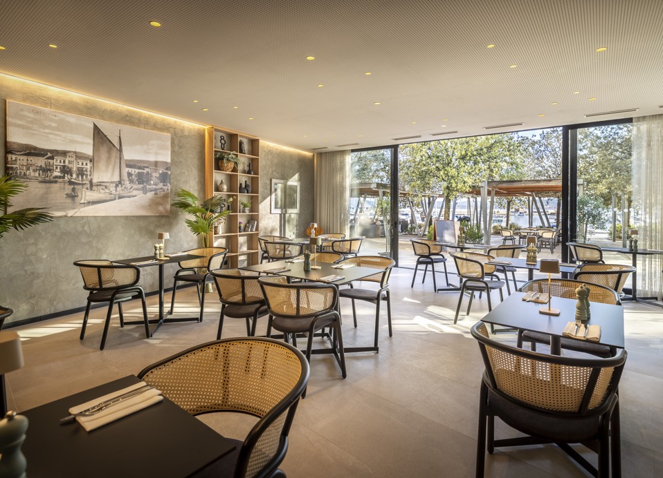 Buffet-style dining area at Half8 restaurant at Aminess Younique Narrivi Hotel.