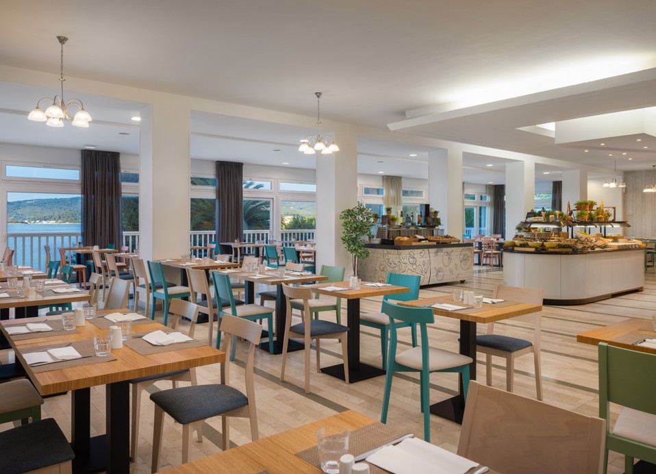 Buffet restaurant at Orsan Maradiso Hotel by Aminess with a bright dining area.