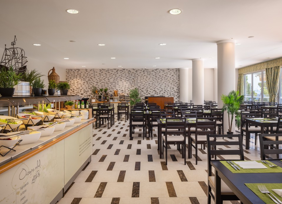 Buffet restaurant at Aminess Vival Grand Azur Hotel with a spacious dining area.