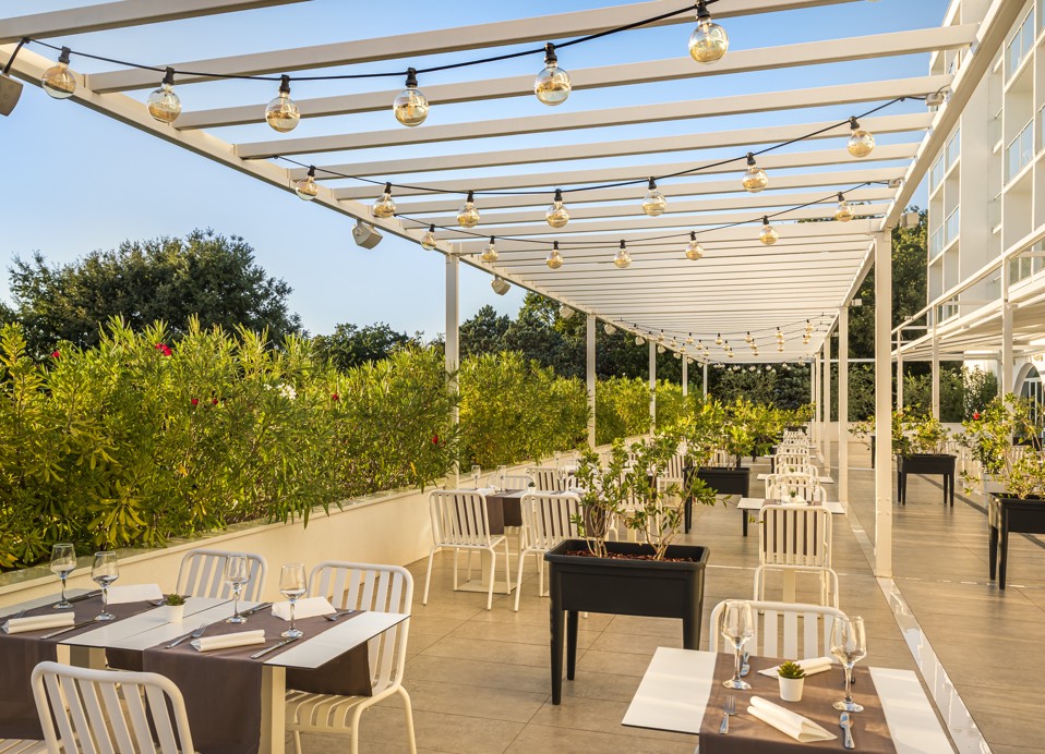 Magal Maradiso Hotel by Aminess restaurant buitenterras