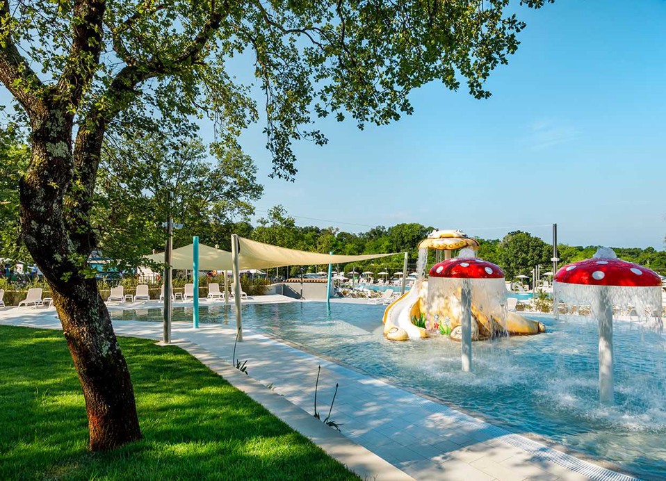 Piscina per bambini presso Aminess Planet Camping Maravea Resort, Novigrad Croazia