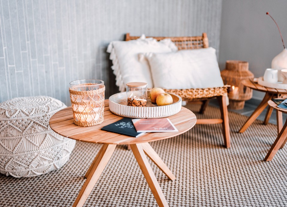 Stol s detaljima u Aminess Style Camping Avalona resortu.