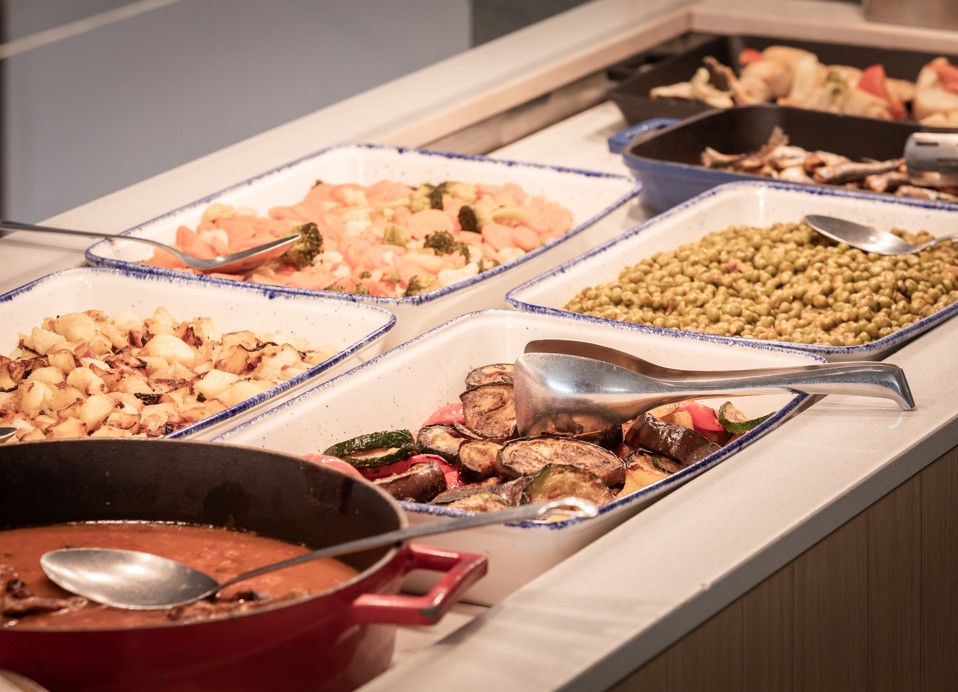 Buffet caldo al ristorante Unico