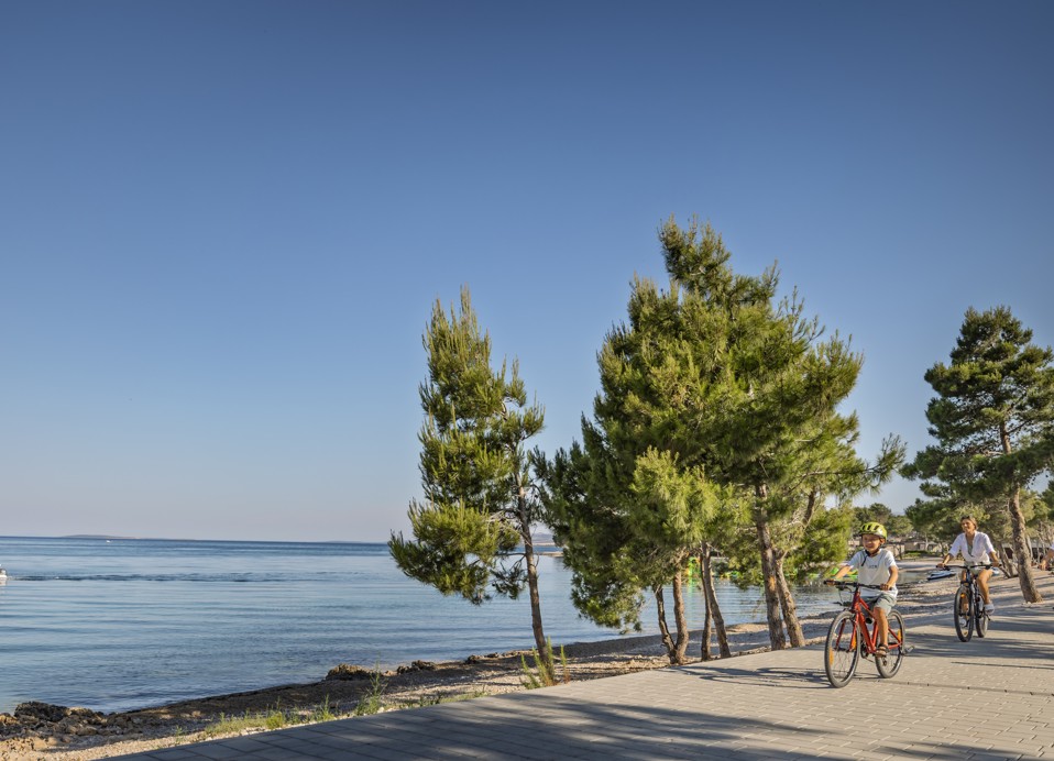 Vožnja biciklom uz more u Avalona Resortu