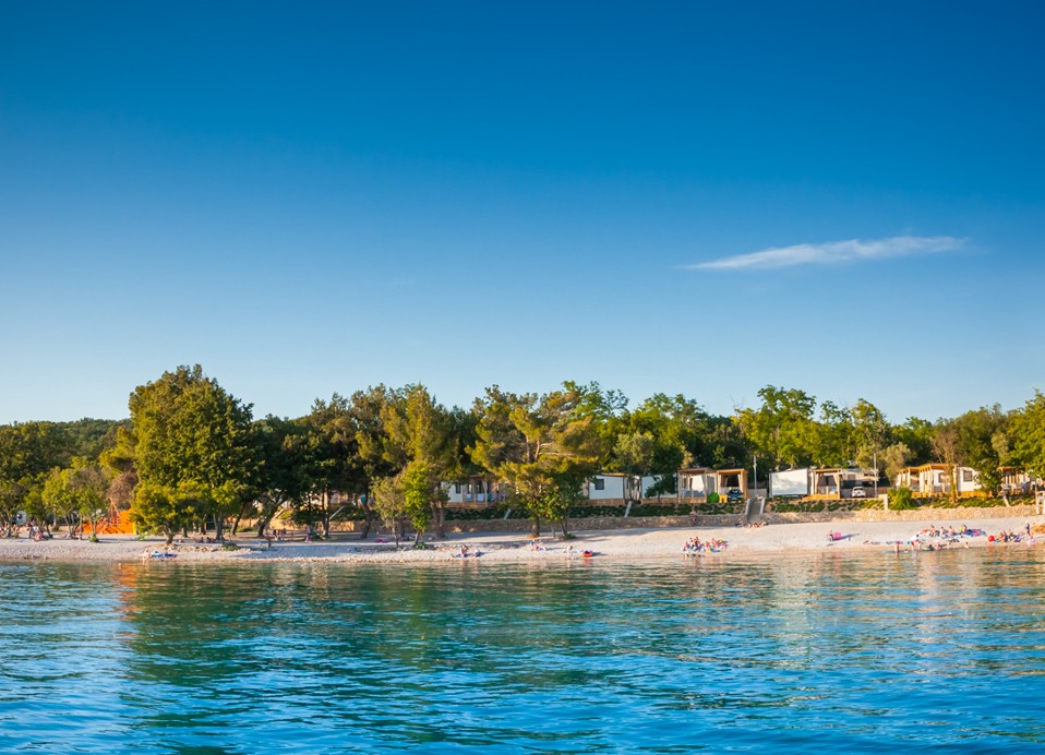 Vista aerea della spiaggia vicino al Magal Maradiso Hotel di Aminess.