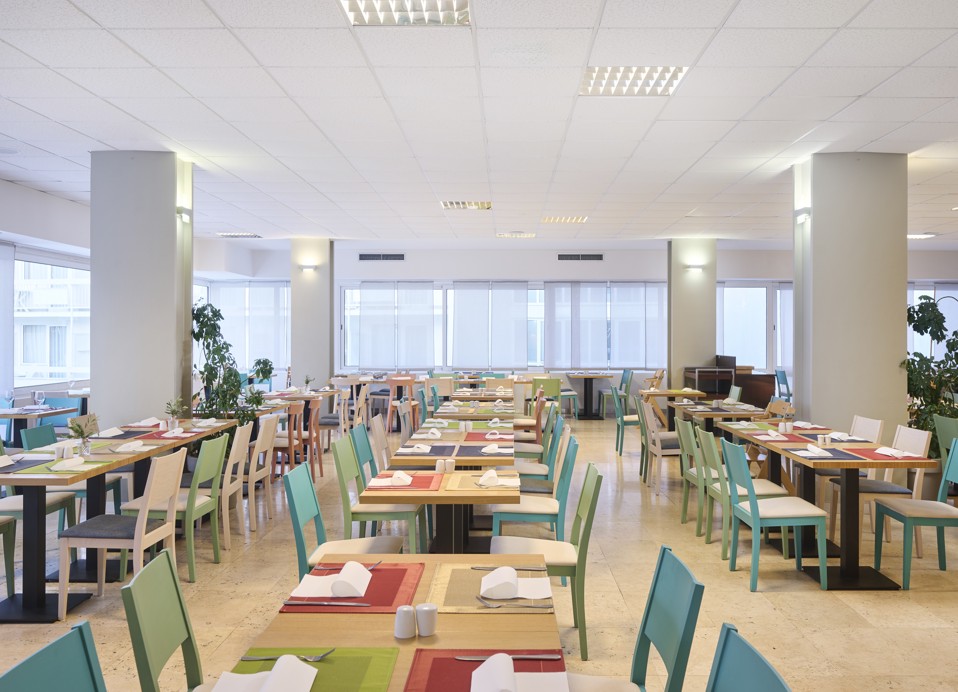 Dining area of Restaurant Bellaria at Laguna Maradiso Hotel by Aminess.