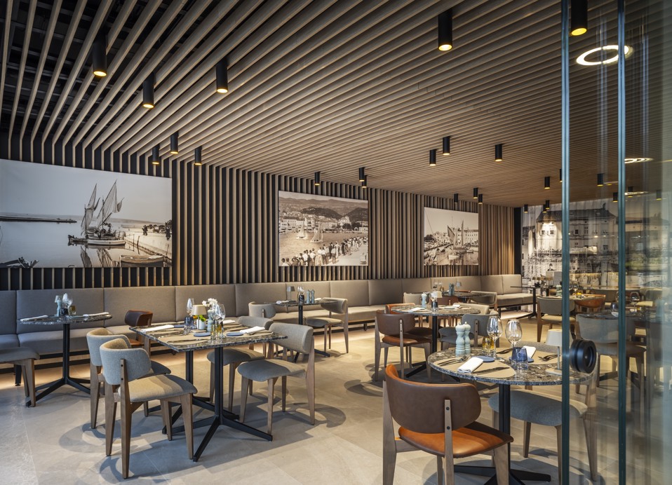 Modern sitting area at Half8 restaurant at Aminess Younique Narrivi Hotel.