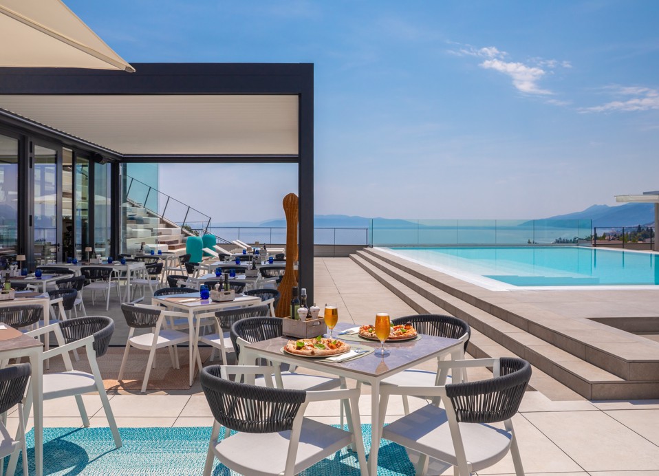Il Cantuccio restaurant terrace beside the infinity pool overlooking Kvarner