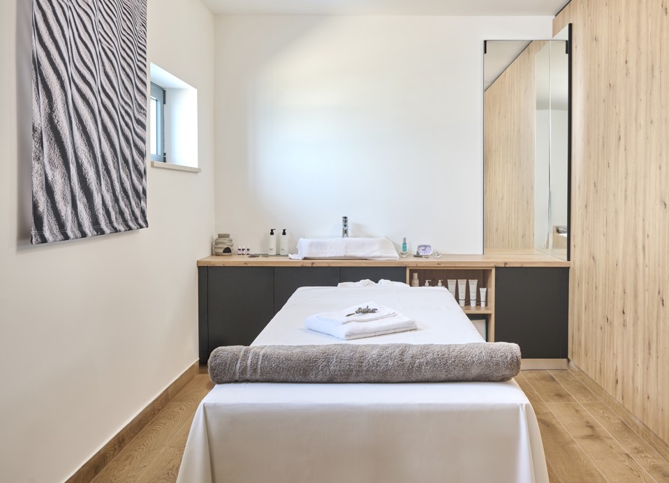 Well-equipped spa treatment room at Aminess Style Camping Atea Resort for personalized therapies.