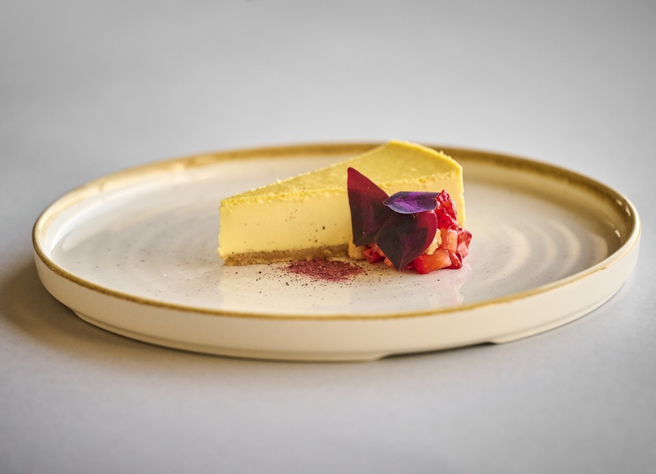 Vanille custard taart dessert bij 7 Seas Restaurant & Bar, nabij Magal Maradiso Hotel door Aminess.