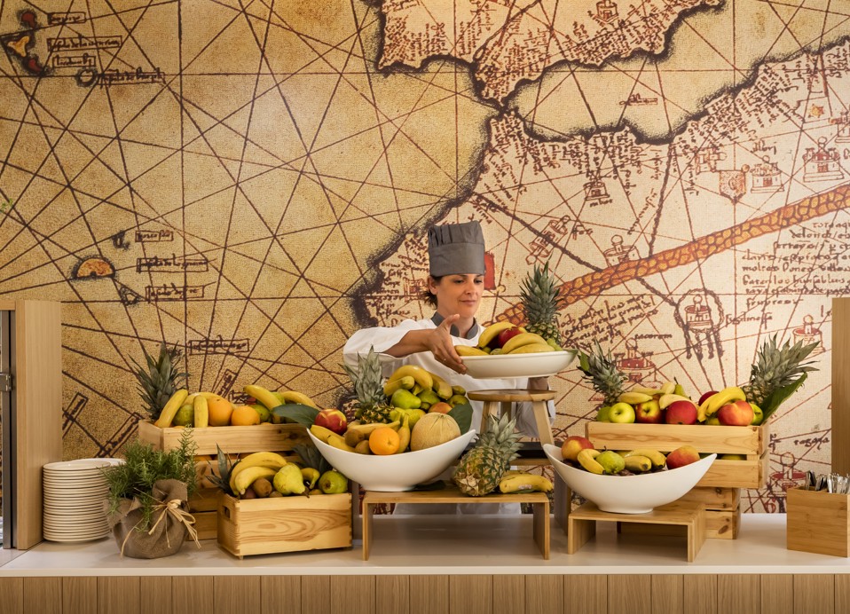 Eine Nahaufnahme des köstlichen Essens, das am Buffet im Resort in der Nähe von Aminess Vival Port9 Residence angeboten wird.