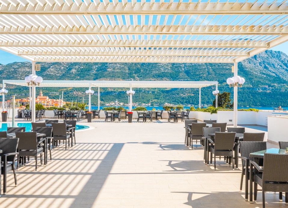 Pool Bar at Marko Polo Maradiso Hotel by Aminess, the perfect spot for refreshments and relaxation by the pool.