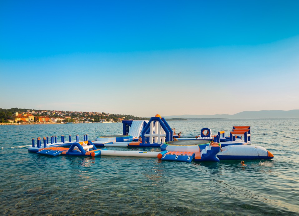 Spannend waterplezier voor gezinnen en vrienden, vlakbij Magal Maradiso Hotel by Aminess.