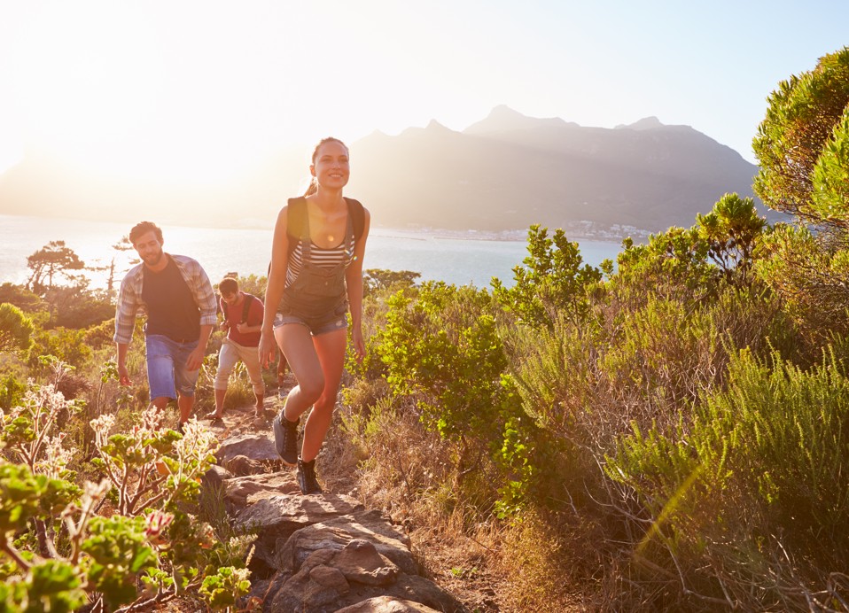 Schilderachtige wandelpaden met adembenemende uitzichten op het eiland Krk nabij Magal Maradiso Hotel door Aminess.