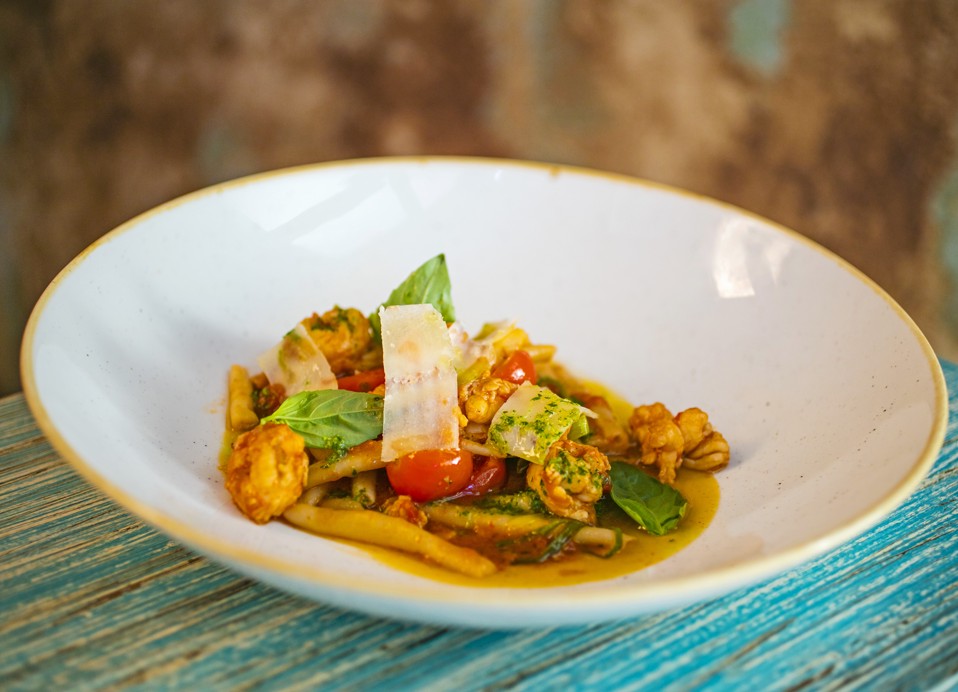 Ein köstliches Gericht mit Meeresfrüchte-Pasta im Resort in der Nähe von Aminess Vival Port9 Residence.