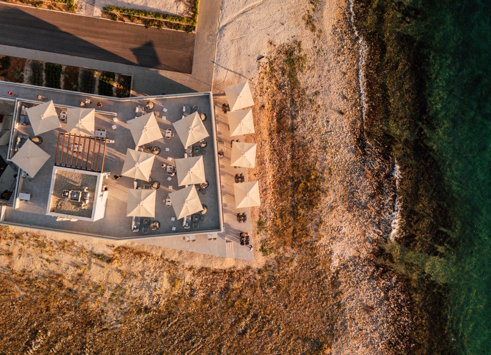 Vogelperspectief op restaurant Half 8, Aminess Style Camping Avalona Resort