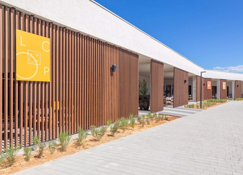 Loop restaurant van buiten bij Aminess Style Camping Avalona resort.