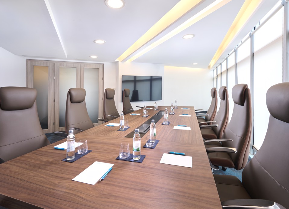 The image shows the Tramontana conference room, set up for a meeting.