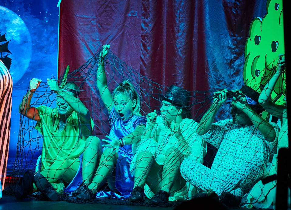 Schauspieler spielen in einer Show im Aminess Planet Camping Maravea Resort, Novigrad Kroatien