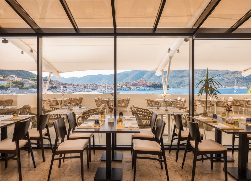 Terrazza coperta del ristorante Unico con vista