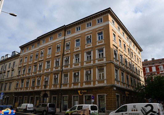 2. Rijeka - Korzo - Eksterijer poslovne zgrade.JPG