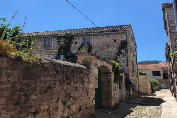 hvar
