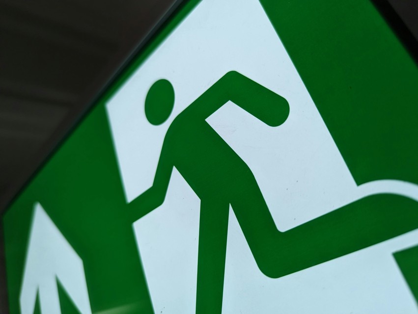 Emergency_Light_Unsplash