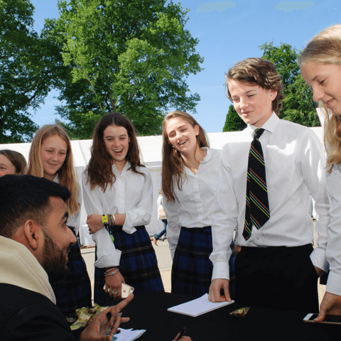 arabic-summer-scholar-awards