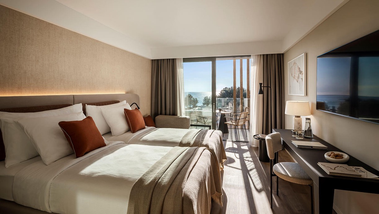 Lighting for a large number of rooms