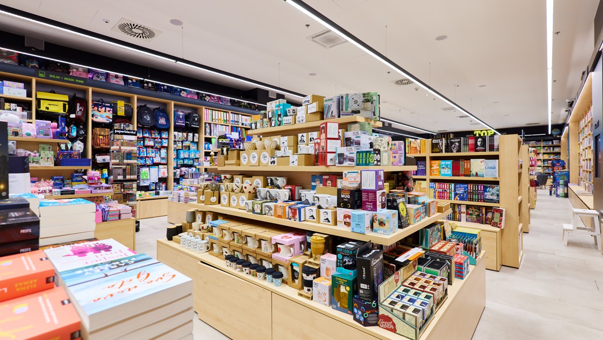 Targeted shelf lighting