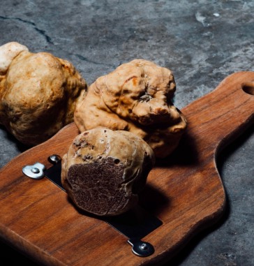 Tartufi na dasci za rezanje